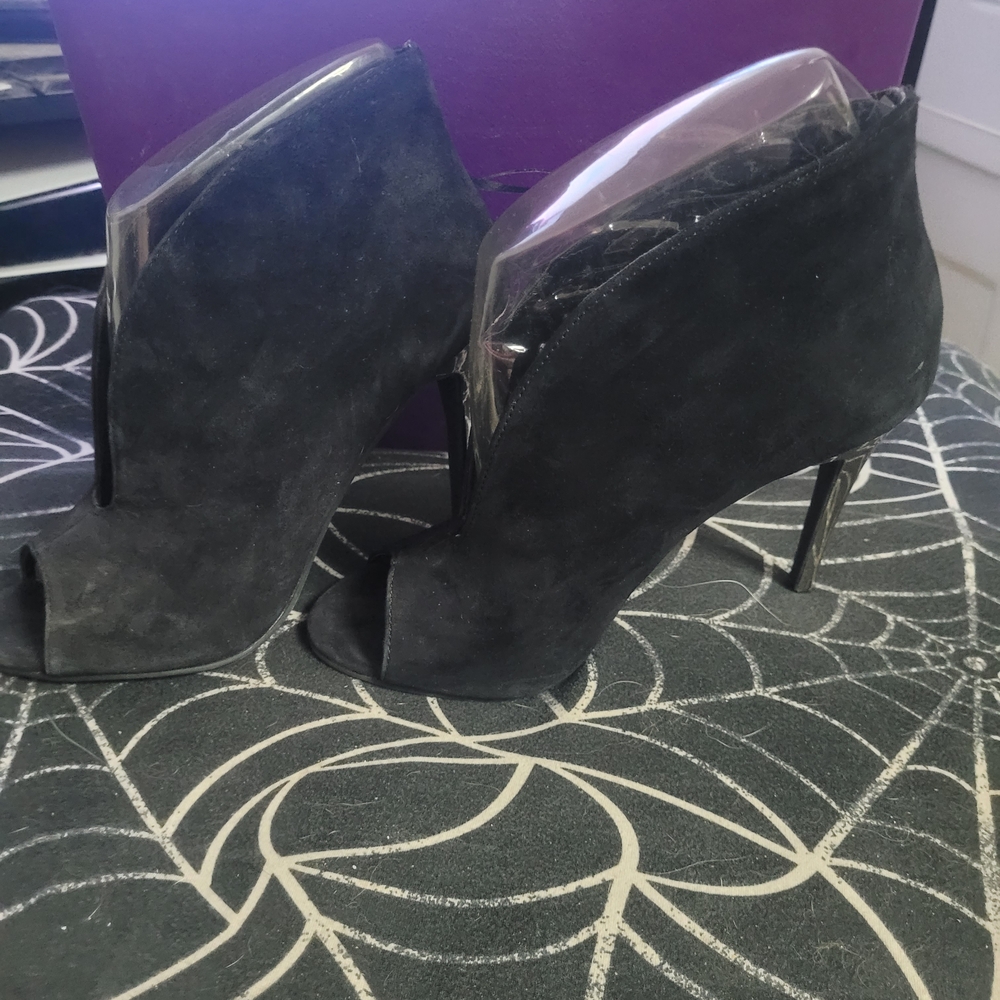 Fergie Elegant Black Suede Women's Heels